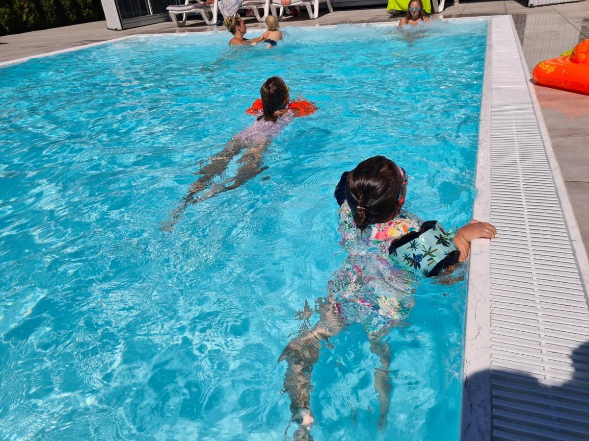 Osrodek Sea Star Premium Hotel Sarbinowo Ngoại thất bức ảnh